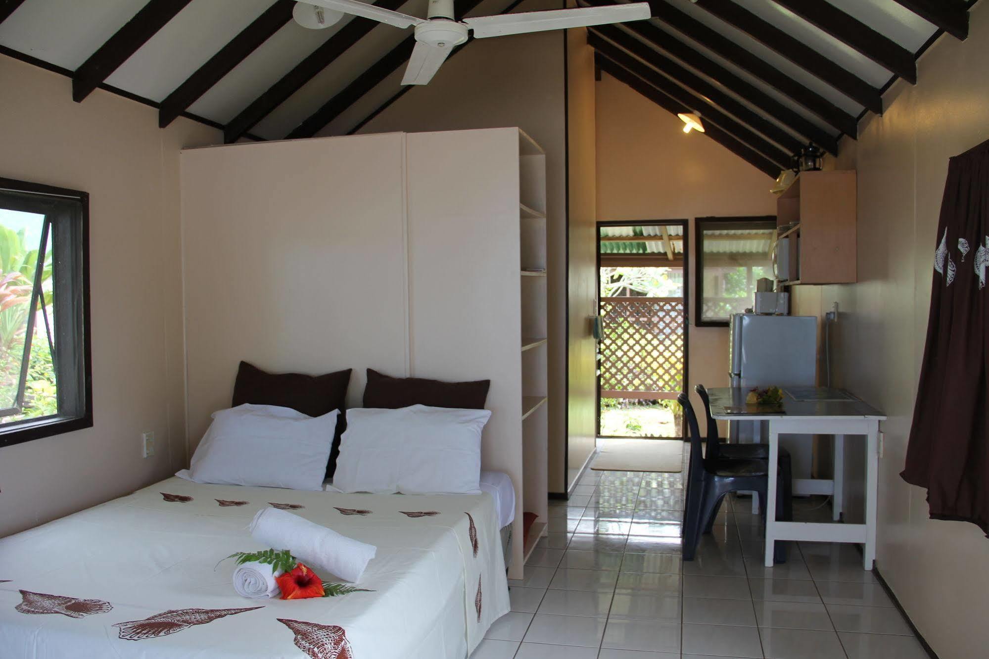Aroko Bungalows Villa Avarua Exterior photo