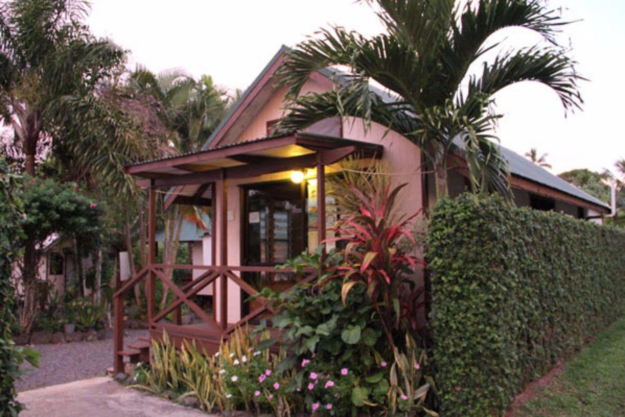 Aroko Bungalows Villa Avarua Exterior photo